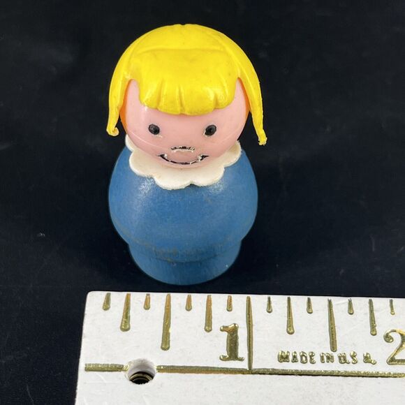 Vintage Fisher Price little people wood blue girl yellow/blond hair/pigtails - Picture 11 of 12